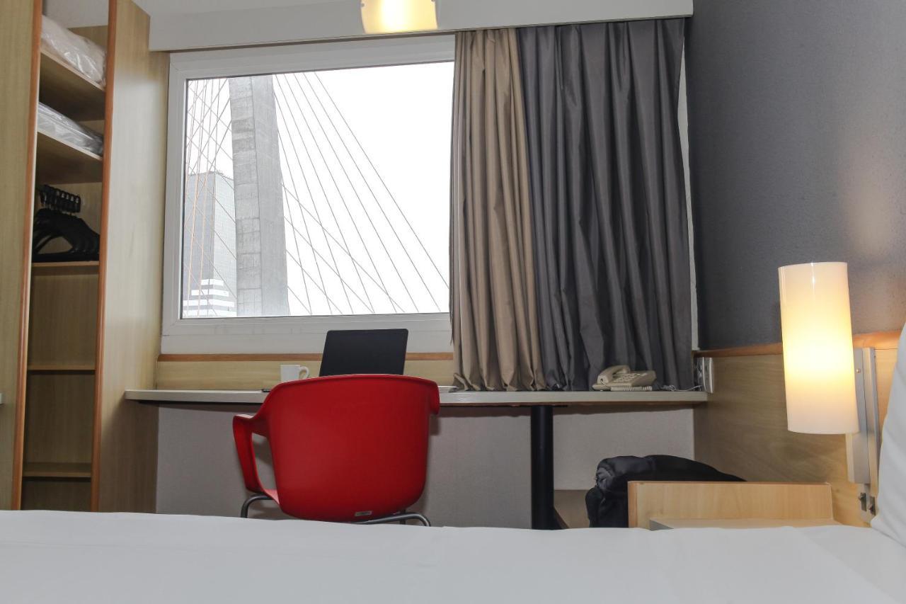 Отель Ibis Sao Jose Dos Campos Colinas Экстерьер фото