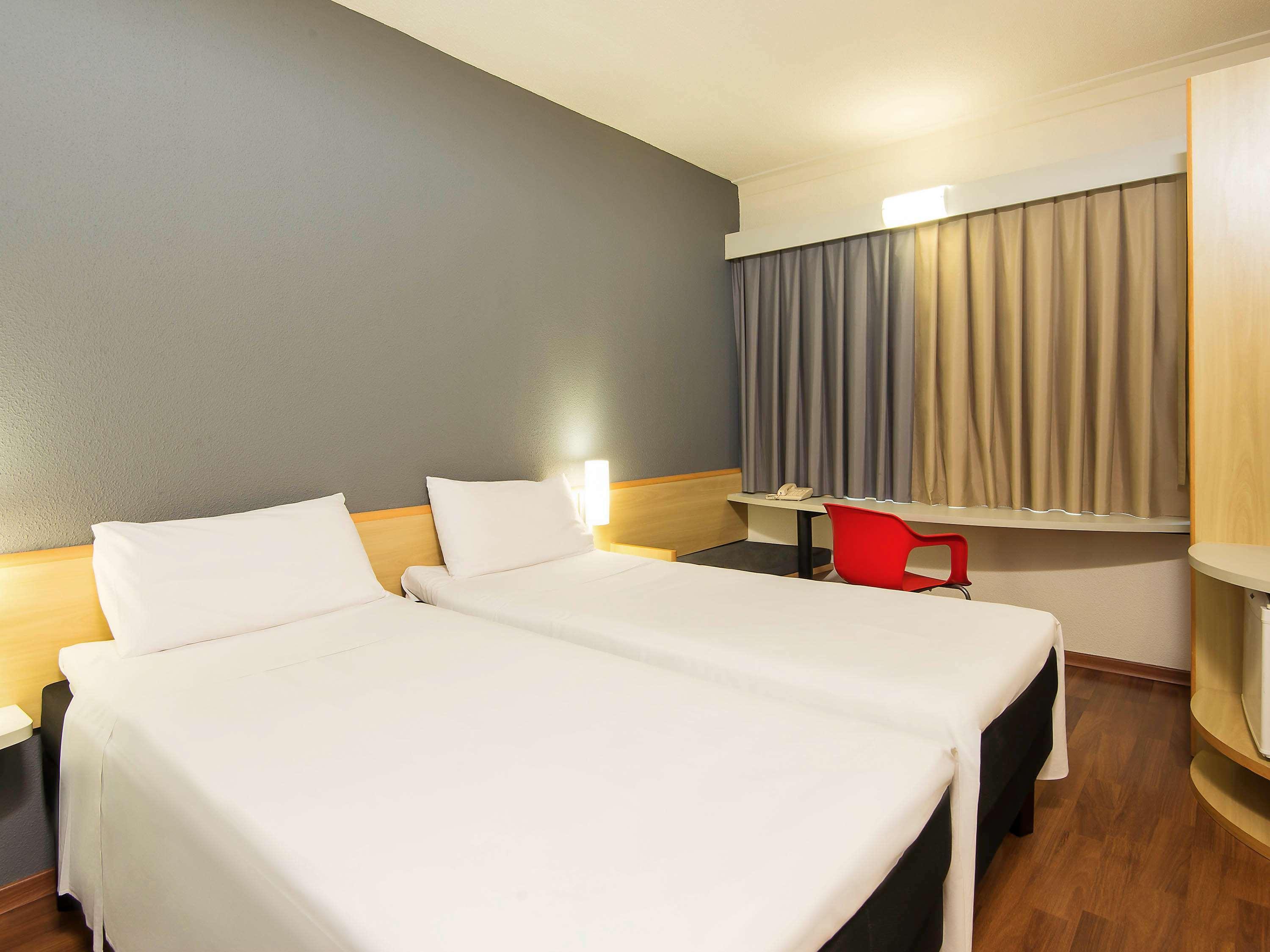 Отель Ibis Sao Jose Dos Campos Colinas Экстерьер фото
