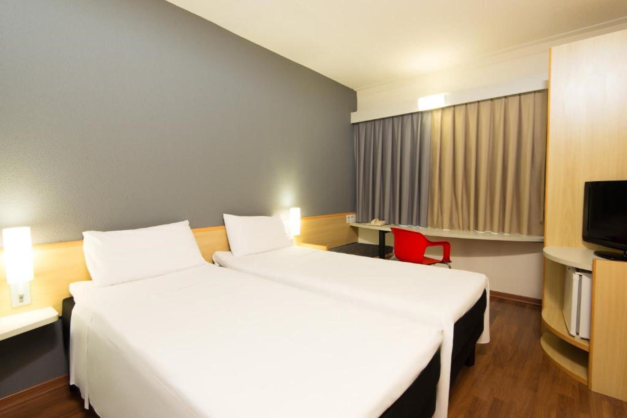 Отель Ibis Sao Jose Dos Campos Colinas Экстерьер фото
