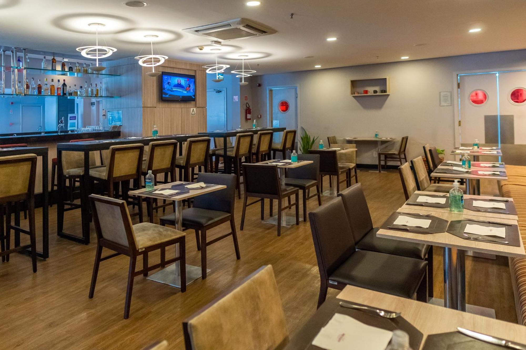 Отель Ibis Sao Jose Dos Campos Colinas Экстерьер фото