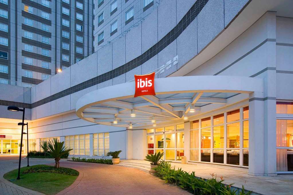 Отель Ibis Sao Jose Dos Campos Colinas Экстерьер фото