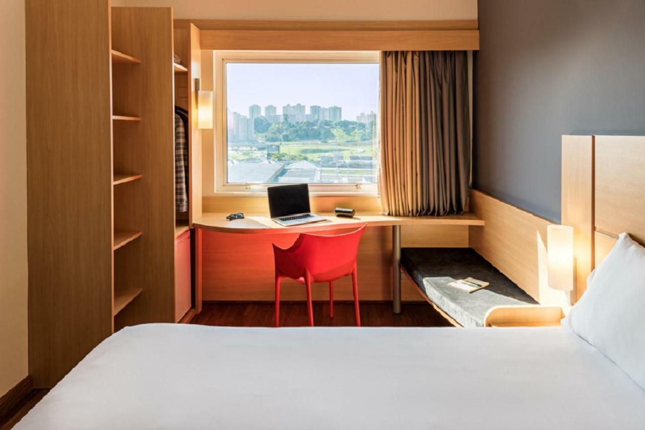 Отель Ibis Sao Jose Dos Campos Colinas Экстерьер фото